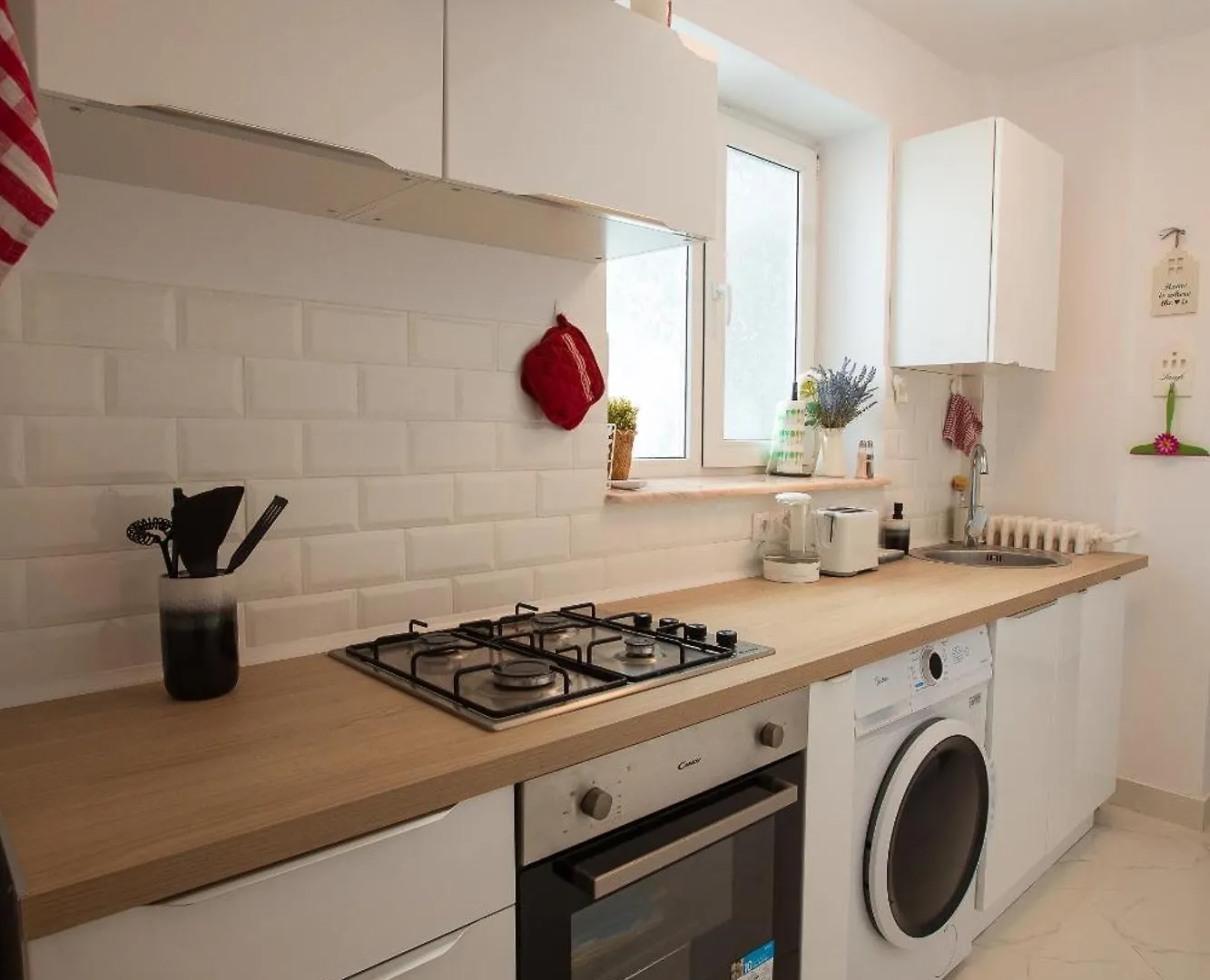 Apartment Saturn - Central Stay On Iconic Calea Victoriei Bucharest